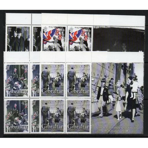 GIBRALTAR SG1129/32 2005 60th ANNIV OF VE DAY MNH BLOCKS OF 4